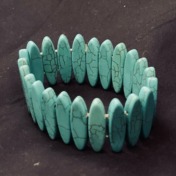 EUC 1.25” Large Blue Turquoise Stretch Disc Bracelet - Picture 3 of 3